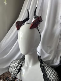 Image 5 of Filagree Succubus Horns | Ombre Red Glitter | L