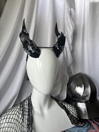 Image 4 of Filagree Dragon Horns | Silver Glitter | L