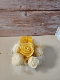 Image 2 of Small candle arrangement 