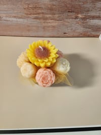 Image 3 of Small candle arrangement 