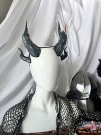 Image 4 of Double Dragon Horns | Green yellow Glitter | 