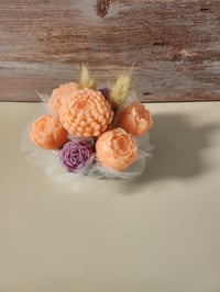 Image 3 of Small arrangement 