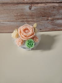 Image 4 of Small arrangement 
