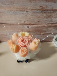 Image 2 of Medium flower arrangement 123