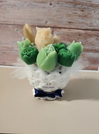 Image 1 of Medium flower arrangement 124