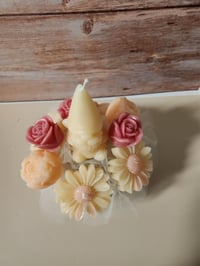 Image 2 of Medium flower arrangement 125