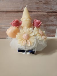 Image 3 of Medium flower arrangement 125