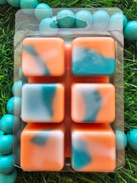 Image 2 of Tropic like it's hot- a Rockytop Wax Works exclusive custom houseblend fragrance 