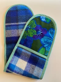 Blue Oven Mitt