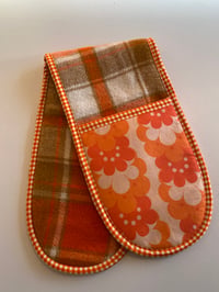 Flower Stack Oven Mitts 