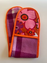 Magenta Flower Oven Mitt