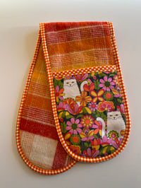 Image 1 of Kitty Cat Oven Mitt