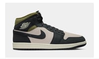 Air Jordan 1 Mid SE