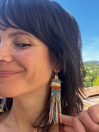 Image 3 of Boucles d’oreilles « Kilim » bleu océan et topaz 