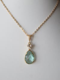 Image 4 of Kate Middleton Princess of Wales Inspired Replikate Green Eritinite Crystal Jewellery Set