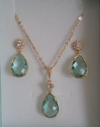 Image 1 of Kate Middleton Princess of Wales Inspired Replikate Green Eritinite Crystal Jewellery Set