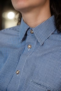 Image 1 of Camicia a quadretti blu e bianchi