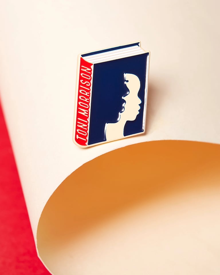 PIN'S ÉCRIVAINES ET LIVRES (PLUSIEURS MODÈLES) Image 16