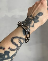 Image 2 of 'MAIE' bracelet