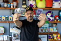 Image 2 of VEEEFRIENDZZ TRADING CARDS (CHANCE OF GARRYYY VEEEZ AUTOGRAPH)
