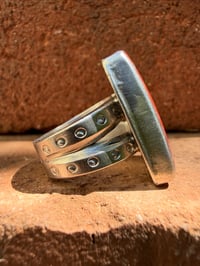 Image 4 of WL&A Old Style Sterling Ingot Turquoise Mtn, Italian Red Coral & Navajo Red Dirt Inlay Ring - Size 8