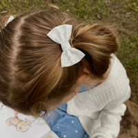 Image 1 of Small pinched bow / Flower Bud