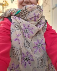 Image 3 of Thassos scarf -Cream with jade green trim
