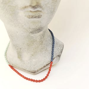 Image of Gargantilla Tri  Rojo/Verde/Gris 