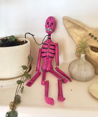 Image 2 of Paper Caraveras
