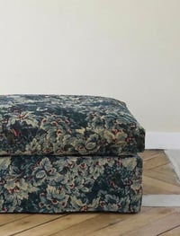 Image 1 of Pouf Nobilis