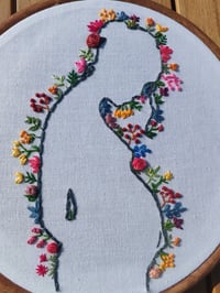 Image 2 of Silhouette enceinte 