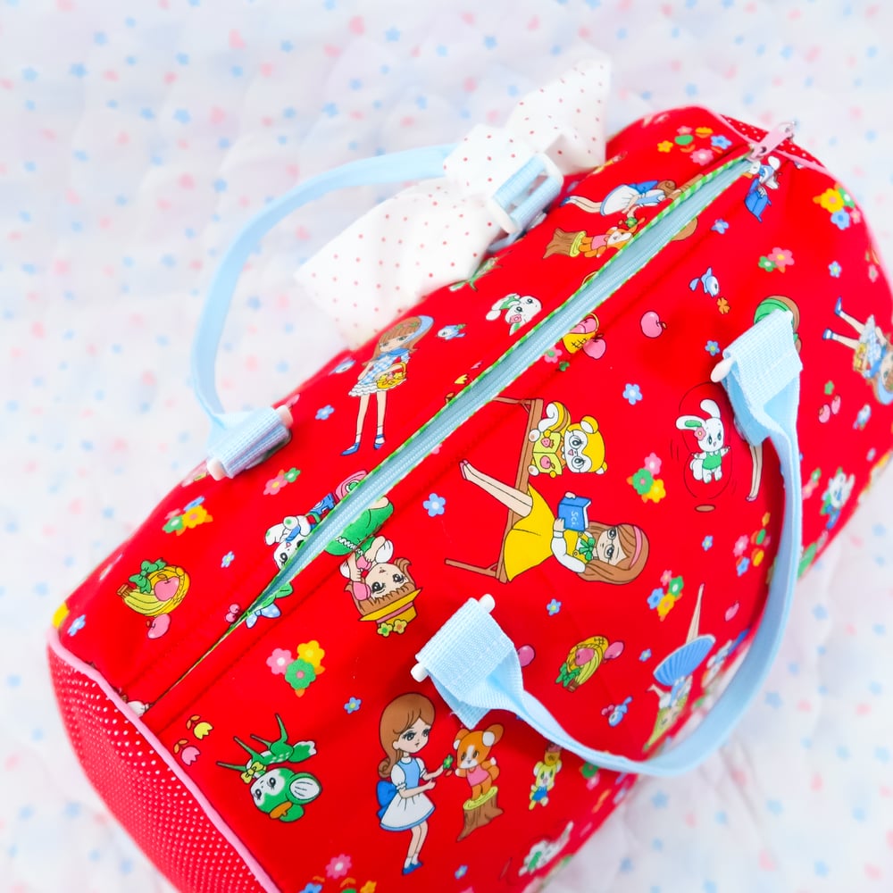 Vacation Bag: Showa Friends