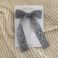 Dusty blue longtail bow / Misty