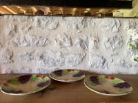 Image 7 of Assiettes raisins en barbotine - Brocante 17