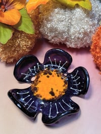 Image 3 of Trio flower candle set