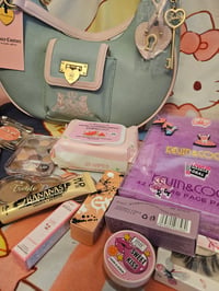 Image 5 of Juicy Couture Royal to Juicy Hobo Makeup Bundle 