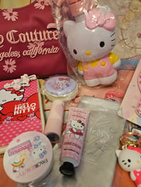 Image 4 of Daisy For Juicy Meets Hello Kitty Bundle 