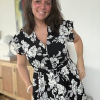 Image 2 of The Kerry Ann dress - Black/Off White Floral