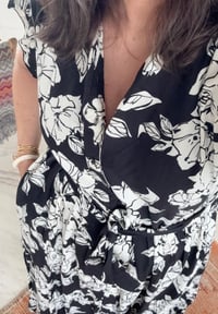 Image 3 of The Kerry Ann dress - Black/Off White Floral