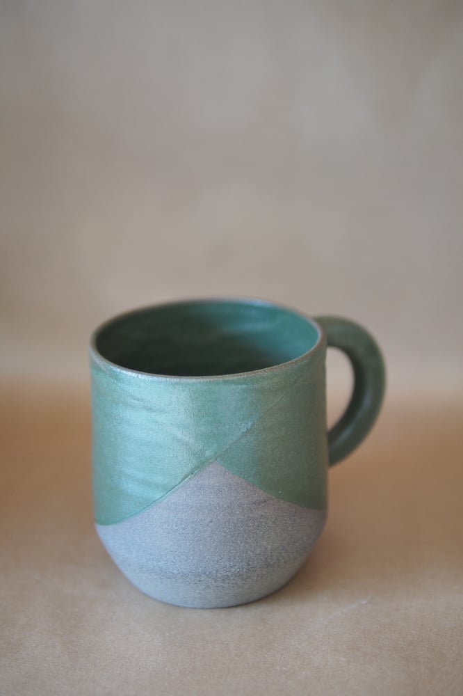 Image of Large Mug - pōuriuri