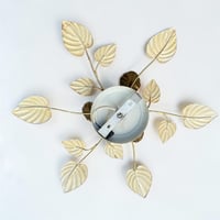 Image 13 of Applique fleur doré à la feuille d'or vintage 1970 Hollywood Regency Design