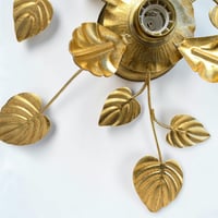 Image 9 of Applique fleur doré à la feuille d'or vintage 1970 Hollywood Regency Design