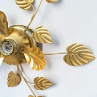 Image 8 of Applique fleur doré à la feuille d'or vintage 1970 Hollywood Regency Design
