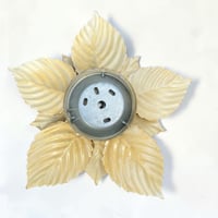 Image 12 of Applique fleur en métal doré à la feuille d'or vintage 1970 Hollywood Regency Design