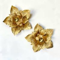 Image 14 of Applique fleur en métal doré à la feuille  vintage 1970 Hollywood Regency Design