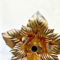 Image 11 of Applique fleur en métal doré à la feuille  vintage 1970 Hollywood Regency Design