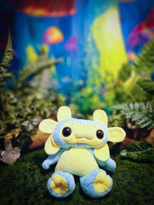 Lil' Axolotl! ☆Blue & Yellow☆ GLOWS IN THE DARK!