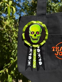 skull prize ribbon