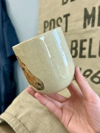 Image 2 of ‘Red Mare Mug’ Horse Mug (3)