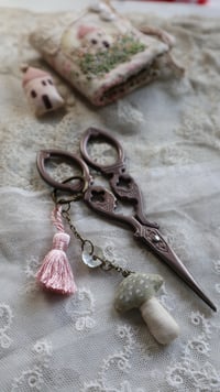 Image 2 of Scissors fob toadstool misty green 